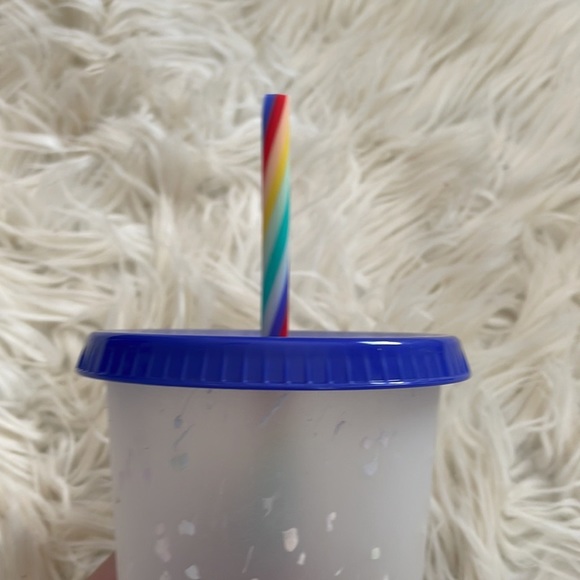 Starbucks cup - Picture 2 of 16